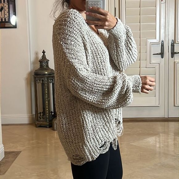 💕Beautiful sweater💕 - Picture 2 of 6